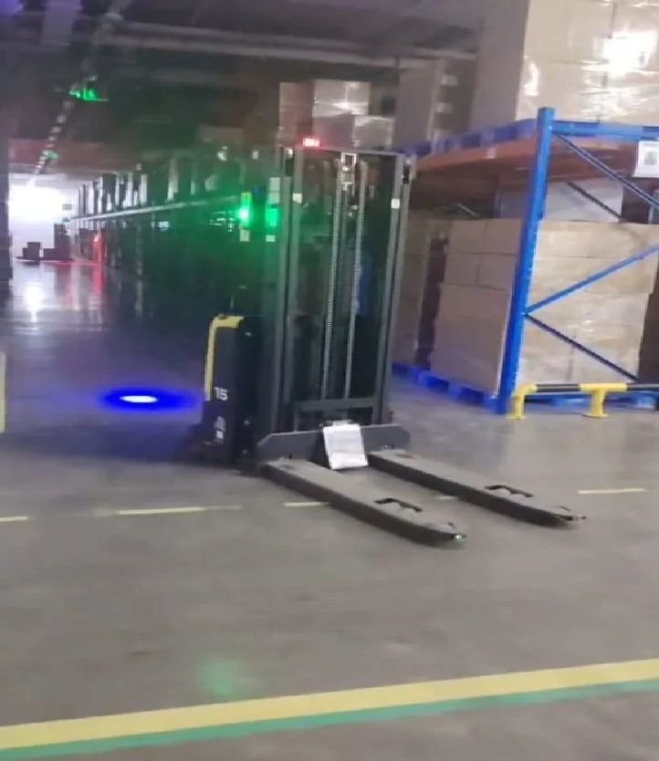 Forklift-type mobile robot application reference from the company profile